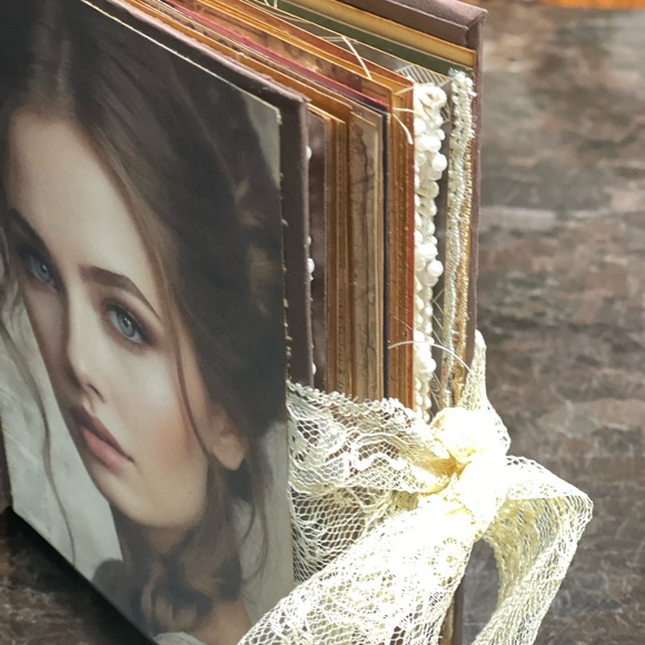 Junk journal - Picture 2 of 12